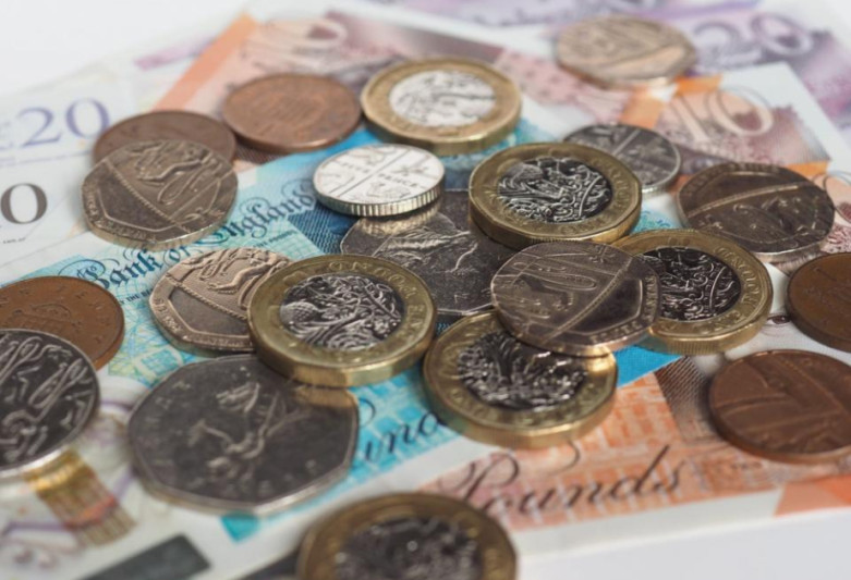 Hər 45 dəqiqədə bir milyonçu Britaniyanı tərk edir