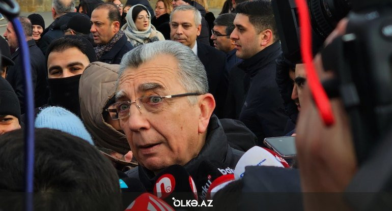 İcra başçısı jurnalistin sualına qəzəbləndi - VİDEO