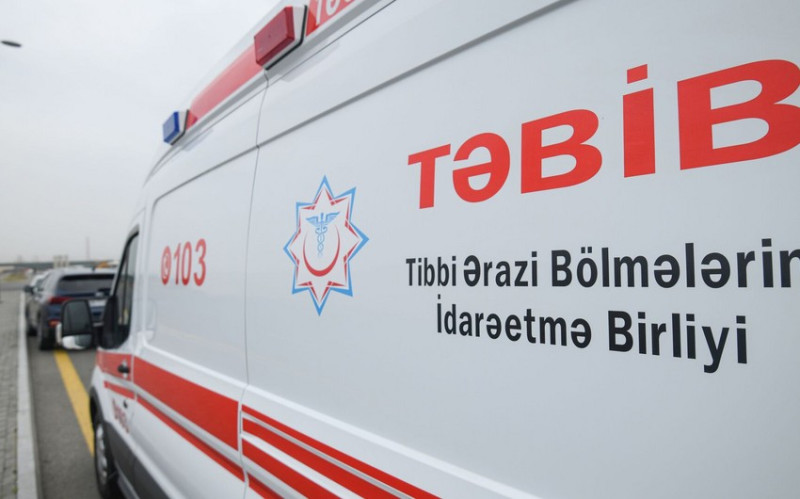 TƏBİB Sumqayıtda təcili yardım avtomobilinin qapısı açıq formada hərəkətinin səbəbini açıqlayıb - VİDEO