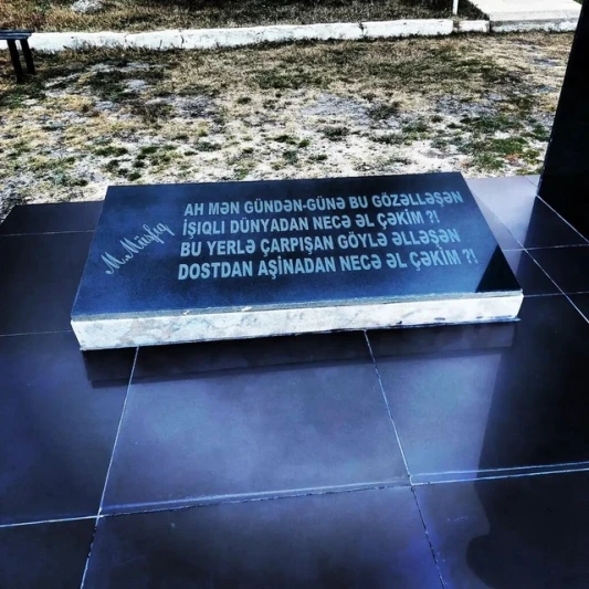 Unudulmaz izlər qoyan nakam şair Mikayıl Müşfiqin anım günüdür - FOTO
