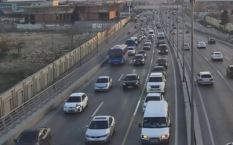 Bakının bir sıra yollarında tıxac müşahidə olunur