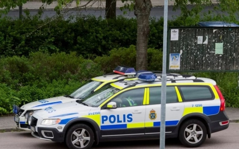 İsveçdə naməlum şəxs avtomobillə Rusiya səfirliyinin ərazisinə daxil olmağa cəhd edib