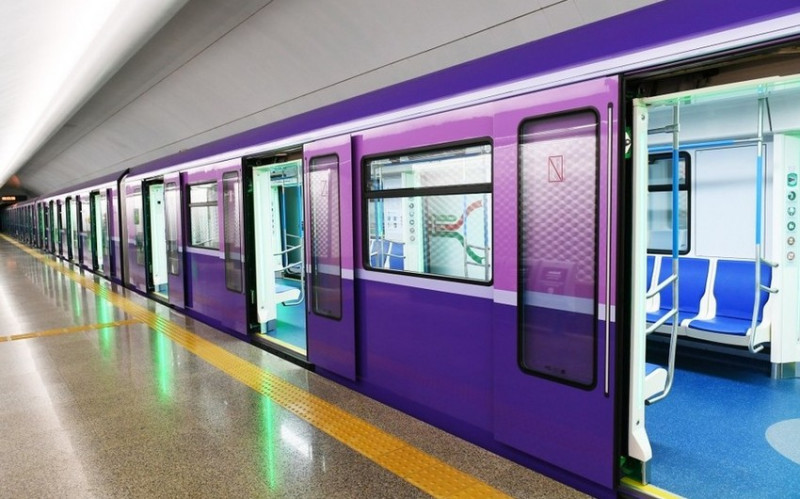 Bakı metrosunda qatarın tavan hissəsindən su axması müşahidə edilib