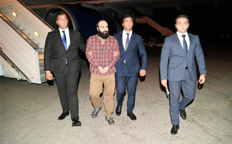 DTX dövlətə xəyanət etməkdə təqsirləndirilən Azər Bağırovu İordaniyadan Azərbaycana gətirib - FOTO