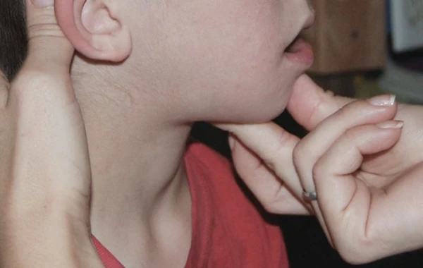 Nazirlik övladlarını çöpçüyə aparan valideynlərə müraciət edib