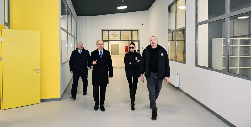Prezident İlham Əliyev Ağdam şəhər 1 nömrəli tam orta məktəbdə aparılan tikinti işləri ilə tanış olub - FOTO