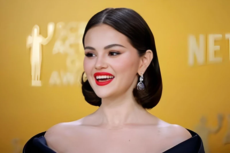 Selena Qomez həddindən artıq arıqlamasının səbəbini açıqladı - FOTO