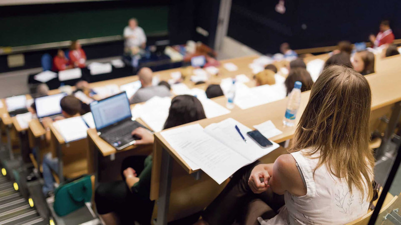 Emin Əmrullayev universitetlərin Bakının mərkəzindən köçürülməsini istisna etmir