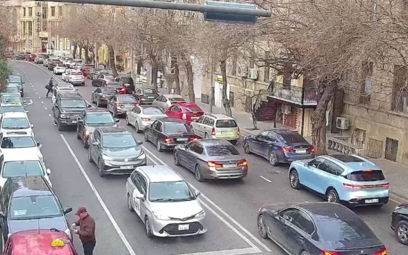 Bakıda tıxac olan yollar açıqlanıb – SİYAHI