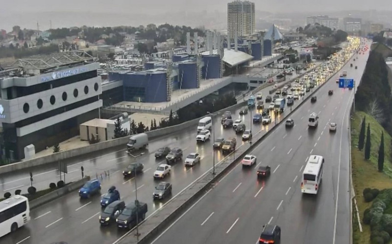 Bakıda tıxac olan yollar açıqlanıb – SİYAHI