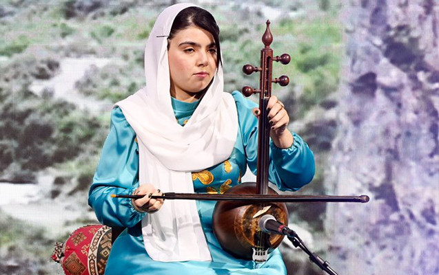 Prezidentin mükafatlandırdığı gənclər arasında o da var - FOTO