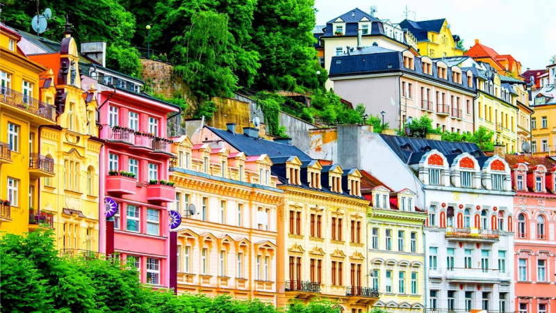 Orta əsr memarlığı olan və izdiham olmayan 4 Avropa şəhəri