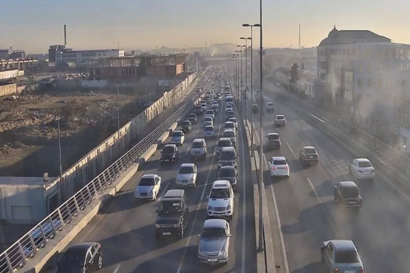 Bakıda sıxlıq olan yollar açıqlanıb - SİYAHI
