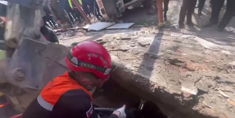 Bərdədə binada uçqun olub, qadın dağıntılar altından çıxarılıb