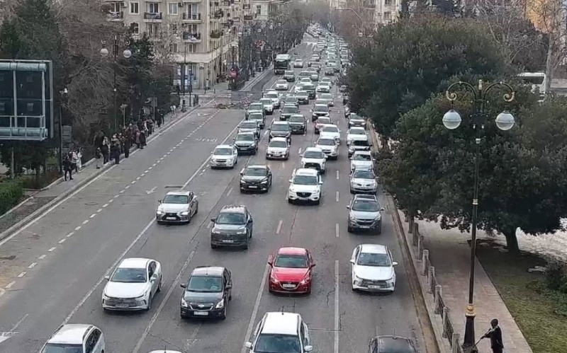 Bakının bir sıra yollarında tıxac müşahidə olunur