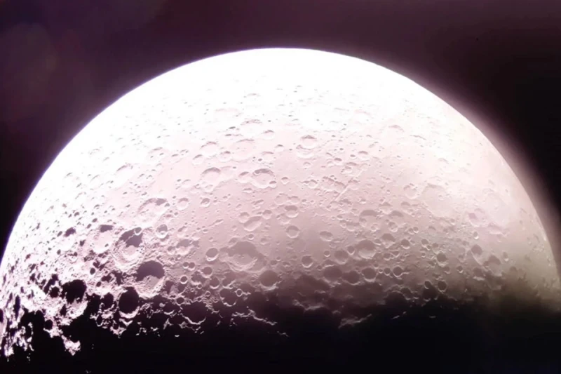 Tarixdə ilk dəfə Ay üzərində gün batımının şəkilləri çəkildi - FOTO