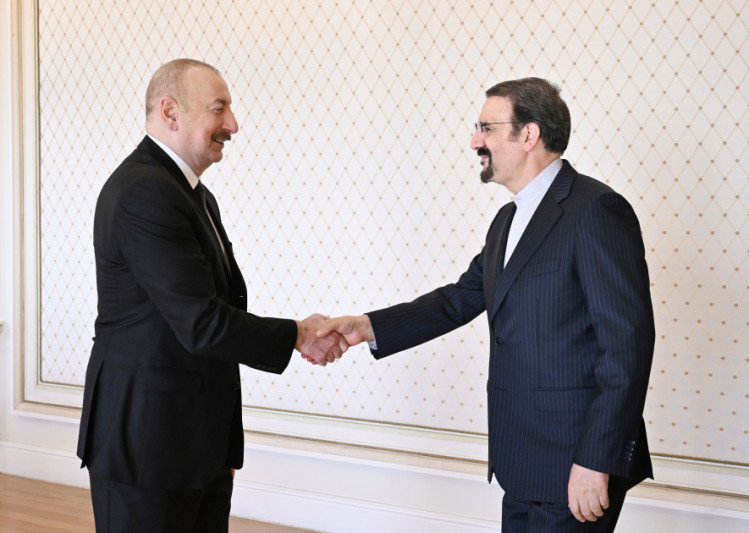 Prezident İlham Əliyev İran Prezidentinin siyasi məsələlər üzrə müşavirini qəbul edib - FOTO