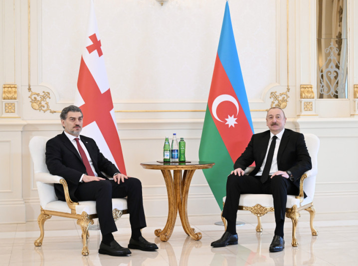 Azərbaycan Prezidenti İlham Əliyevlə Gürcüstanın Prezidenti Mixeil Kavelaşvilinin təkbətək görüşü keçirilir