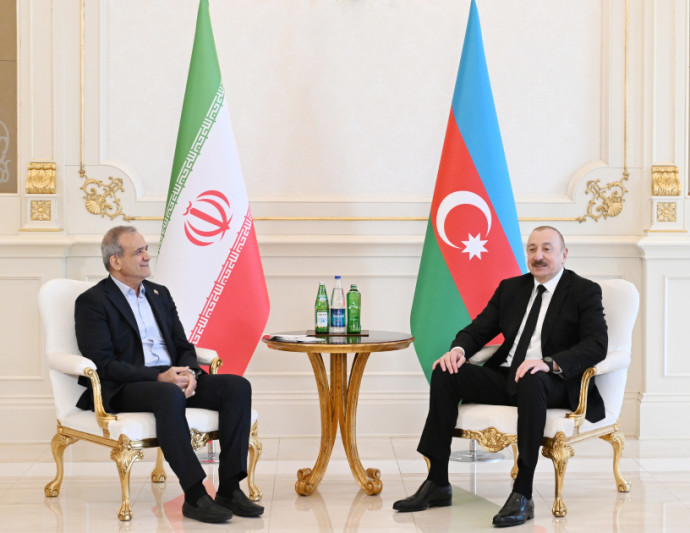 Azərbaycan Prezidenti İlham Əliyevin İran Prezidenti Məsud Pezeşkian ilə məhdud tərkibdə görüşü olub - YENİLƏNİB