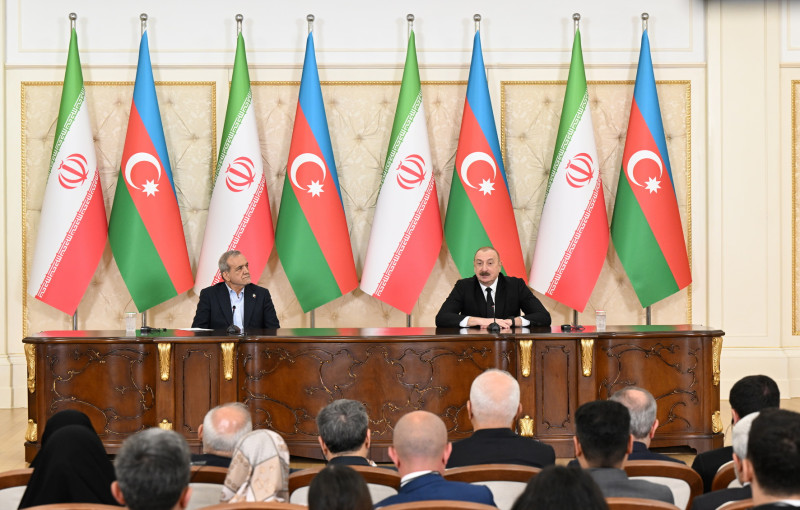 Azərbaycan və İran prezidentləri mətbuata bəyanatlarla çıxış ediblər