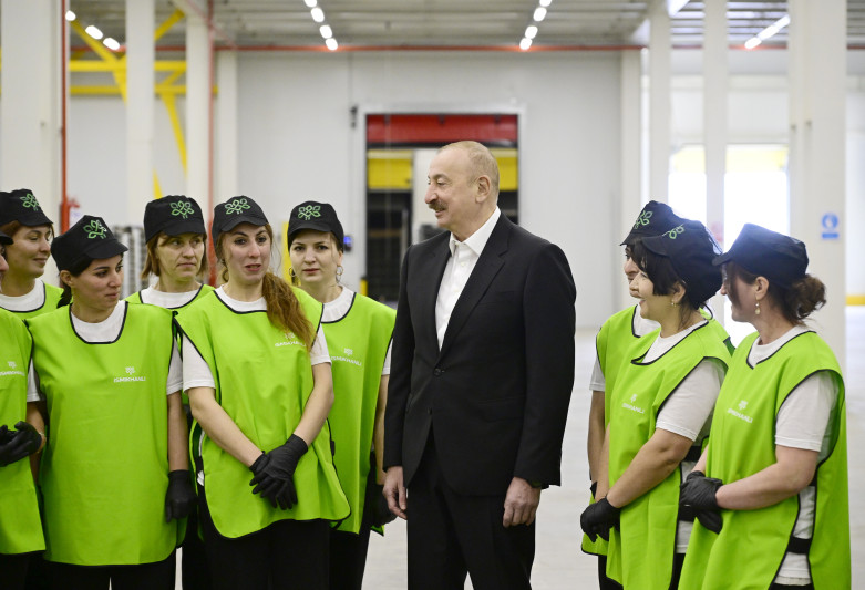 Prezident İlham Əliyev Qusar rayonunda bağçılıq və soyuducu anbar kompleksinin fəaliyyəti ilə tanış olub