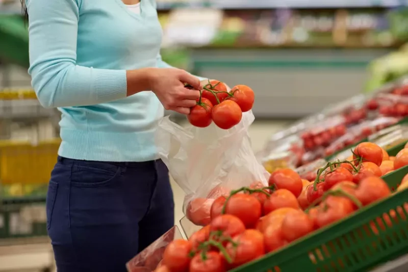 Kənd təsərrüfatı məhsulları marketlərdə niyə ikiqat qiymətə satılır?