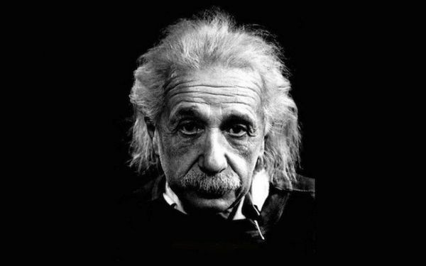 Albert Eynşteynin səhvləri: Dahilərin də tərəddüdləri olur