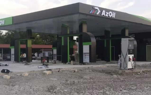 Müdir yağış sularını təmizləmək istəyərkən öldü
