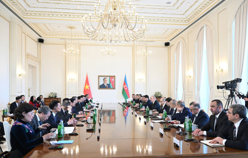 Prezident İlham Əliyevin Vyetnam Kommunist Partiyasının Mərkəzi Komitəsinin Baş katibi ilə geniş tərkibdə görüşü başlayıb