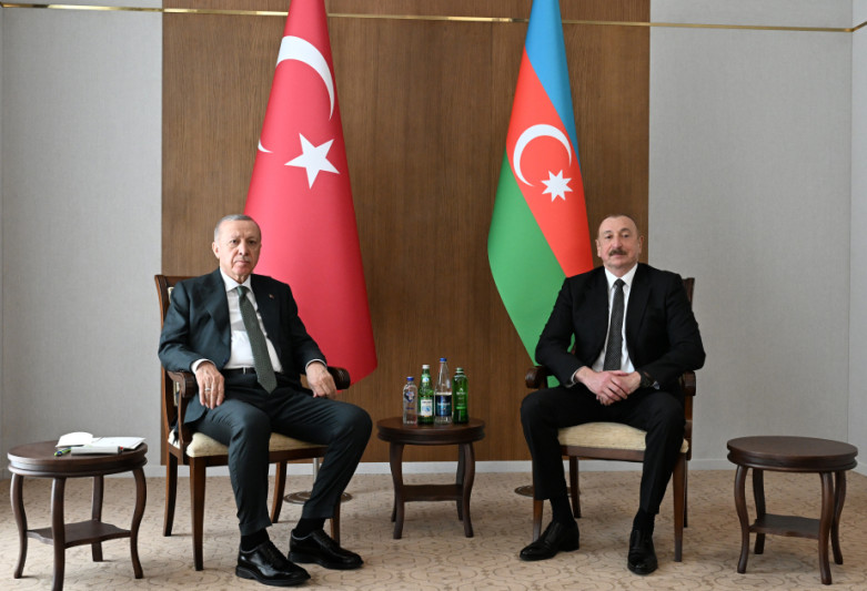 Laçında Azərbaycan Prezidentinin Türkiyə Prezidenti ilə təkbətək görüşü başlayıb