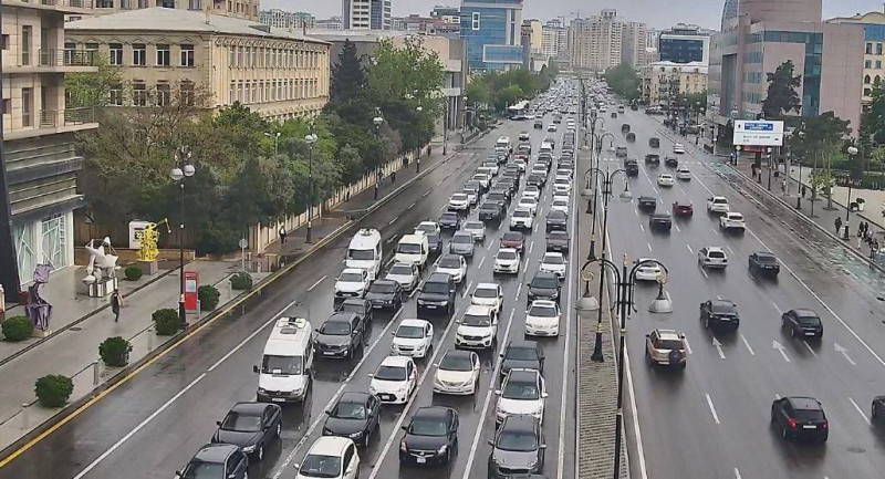 Bakının yollarında tıxac müşahidə edilir – SİYAHI