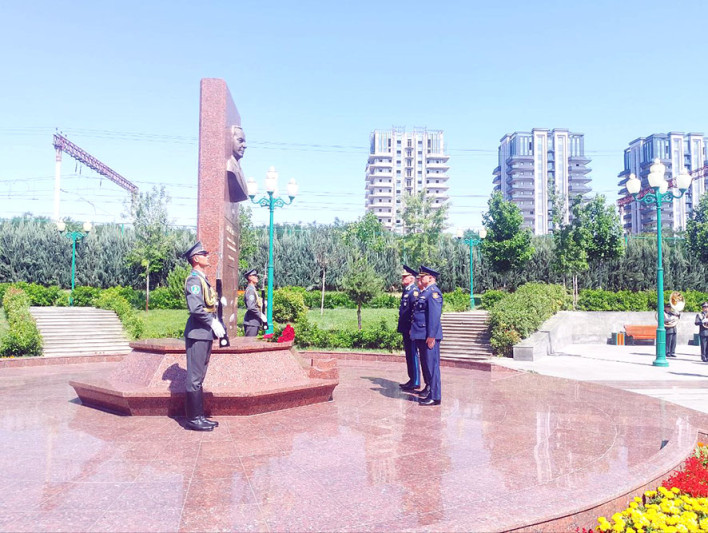 Azərbaycan HHQ komandanı Özbəkistana səfər edib