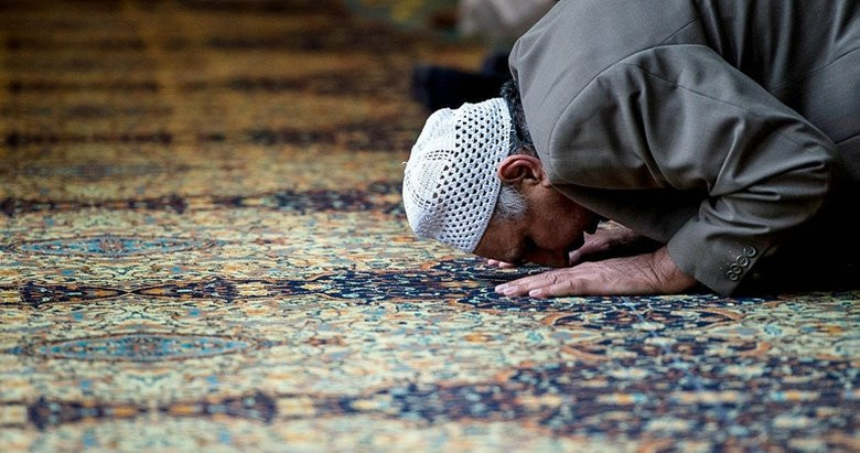 Təzəpir məscidində bayram namazı qılınıb
