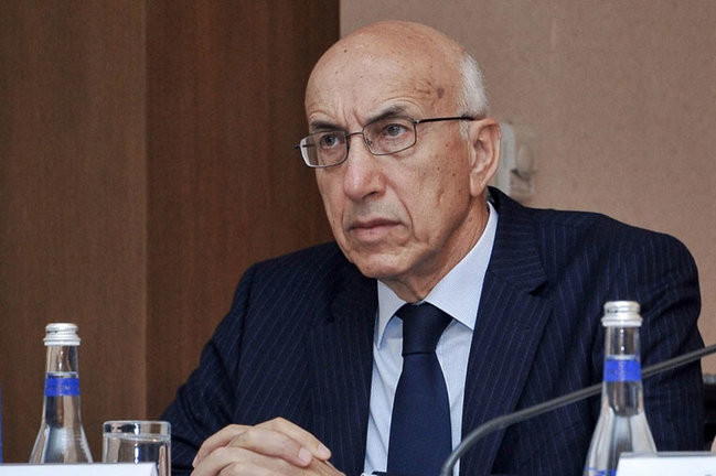 Arif Rəhimzadə: “Türk dili desəydik, talışlar, ləzgilər, yəhudilər, dağlılar inciyəcəkdilər”