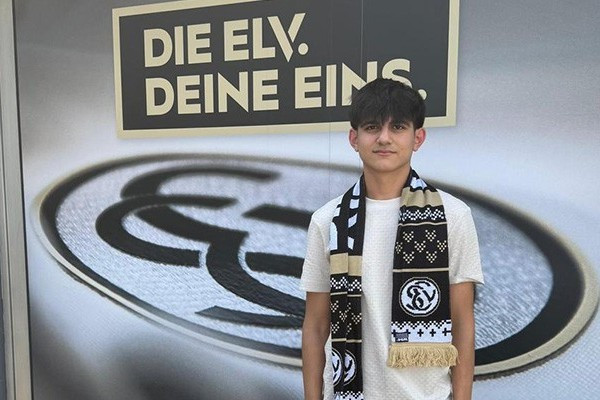 16 yaşlı azərbaycanlı futbolçu Almaniyada Bundesliqa klubu ilə müqavilə imzaladı – FOTO