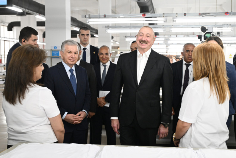Azərbaycan və Özbəkistan prezidentləri Xankəndidəki “Businesstex JV” tikiş fabrikinin fəaliyyəti ilə tanış olublar