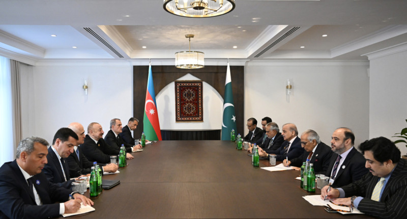 Azərbaycan Prezidenti İlham Əliyev Xankəndidə Pakistanın Baş naziri ilə görüşüb