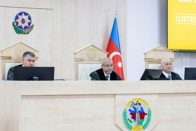 Ermənistan silahlı qüvvələrinin qalıqları və qeyri-qanuni erməni silahlı dəstələrinin törətdiyi təxribatlar nəticəsində zərər çəkmiş şəxslər məhkəmədə ifadə veriblər