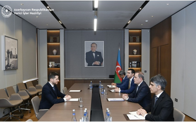 Ceyhun Bayramov Azərbaycandakı diplomatik fəaliyyəti başa çatan İsrail səfirini qəbul edib