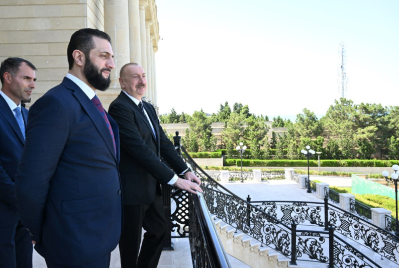 İlham Əliyev və Əhməd Əş-Şəraa Bəşər Əsəd hökumətini tənqid ediblər