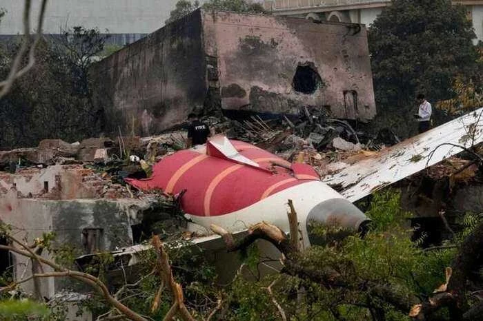 Əhmədabaddakı təyyarə qəzasında yanacağın verilişində nasazlıq əsas versiya kimi göstərilir