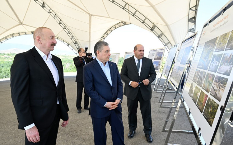 İlham Əliyev Ağdam Sənaye Parkında tütün məmulatlarının istehsalı müəssisəsinin açılışında iştirak edib