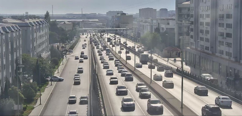 Bakının bir sıra yollarında tıxac yaranıb