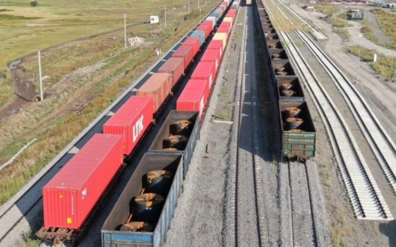 Çin şirkəti Azərbaycan, Qazaxıstan və Gürcüstanın birgə dəmir yolu müəssisəsinə daxil olacaq