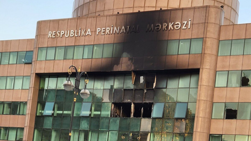 Perinatal Mərkəzdə 7 körpənin öldüyü yanğınla bağlı məhkəmədə şahidlər ifadə verib