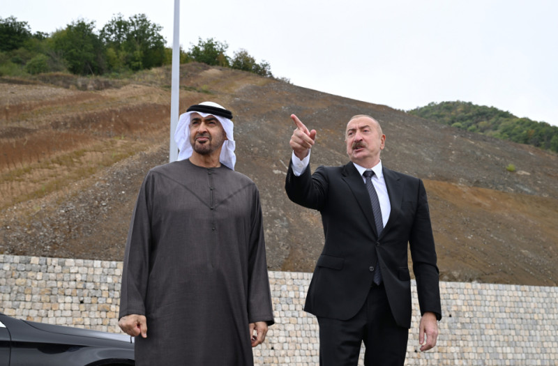 Azərbaycan və Birləşmiş Ərəb Əmirliklərinin prezidentləri Şuşa rayonunun Daşaltı kəndinin fonunda şəkil çəkdiriblər