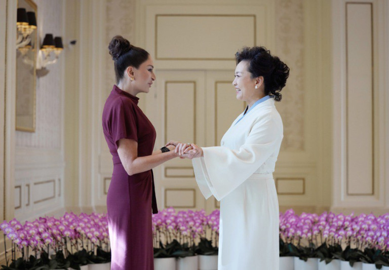 Birinci xanım Mehriban Əliyeva “ŞƏT plyus” formatında görüşə qatılan dövlət və hökumət başçılarının xanımları ilə birlikdə gəmi gəzintisində iştirak edib