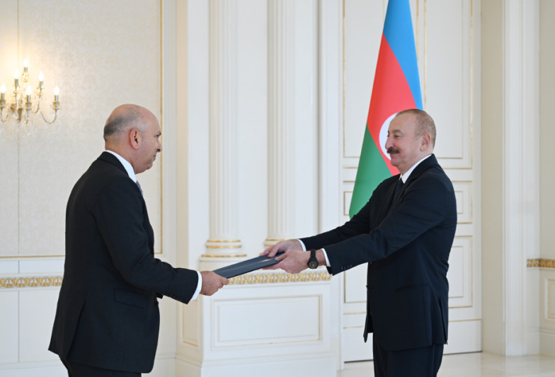 Prezident İlham Əliyev Misirin ölkəmizdə yeni təyin olunmuş səfirinin etimadnaməsini qəbul edib