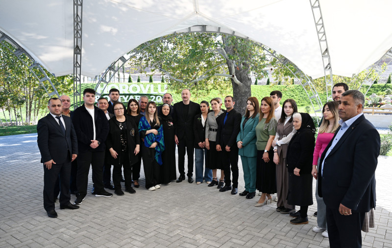 Azərbaycan Respublikasının Prezidenti İlham Əliyev Cəbrayıl rayonunun Horovlu kəndində sakinlərlə görüşüb