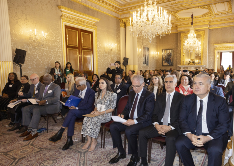 Heydər Əliyev Fondunun vitse-prezidenti Leyla Əliyeva Londonda yüksəksəviyyəli iqlim dialoqunda iştirak edib